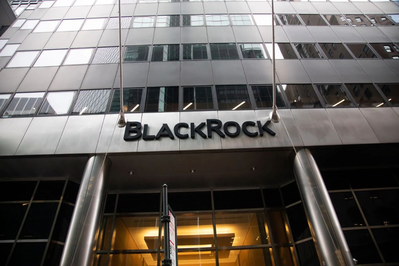 BlackRock Leads Near $3B Bitcoin ETF Exodus in November with Record $523M  Outflows - Trade Brains Crypto