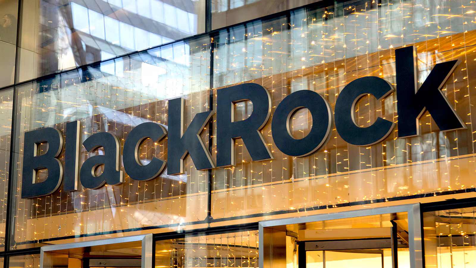 BlackRock Bitcoin ETF Sees Record $2.47B Outflow in November Crash - Trade  Brains Crypto