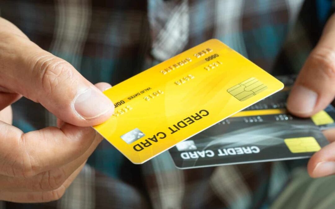 Cashback SBI Card vs Airtel Axis Bank Credit Card: Which One Offers Better Rewards in 2025?