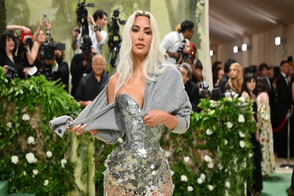  Kim Kardashian 