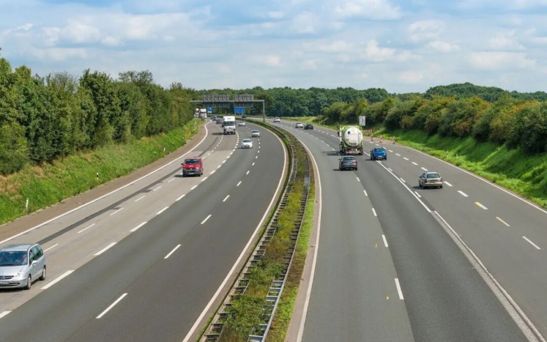 Bengaluru–Chennai Expressway: How the ₹18,000 Crore Corridor is Transforming South India’s Real Estate Industry