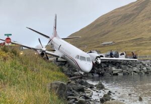 PenAir_Flight_3296（N686PA）_after_crash_landing
