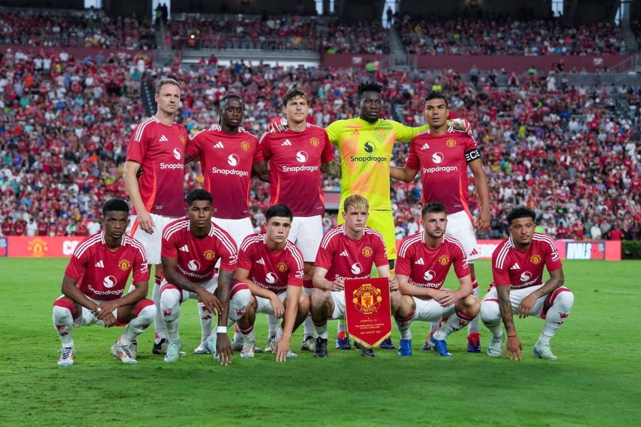 Premier League 2025: 5 Smart Transfers That Could Save Manchester United’s Season