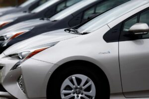 Top Hybrid Cars in India: The Best Fuel-Efficient Vehicles for 2025