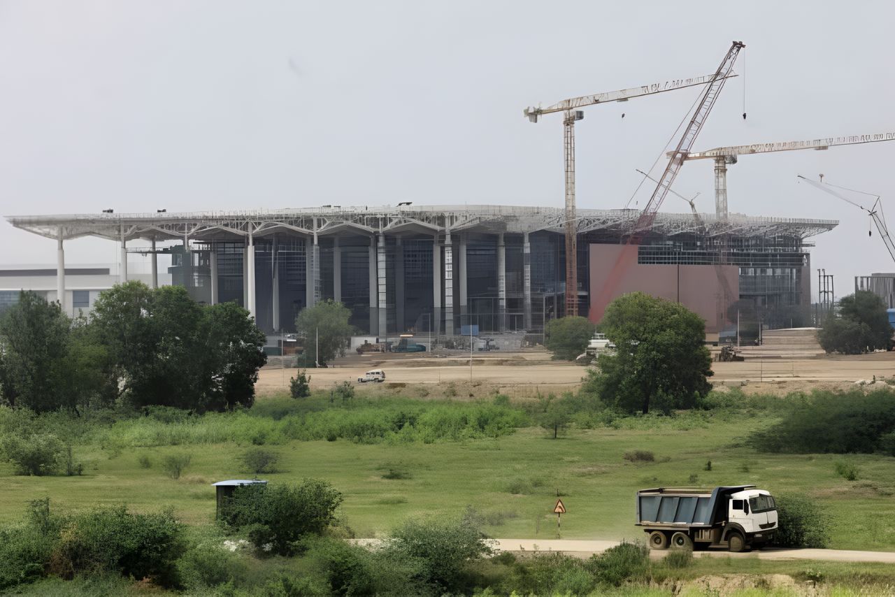 Noida Airport’s 10km Construction Ban: See How It Will Impact Real Estate in Nearby Areas