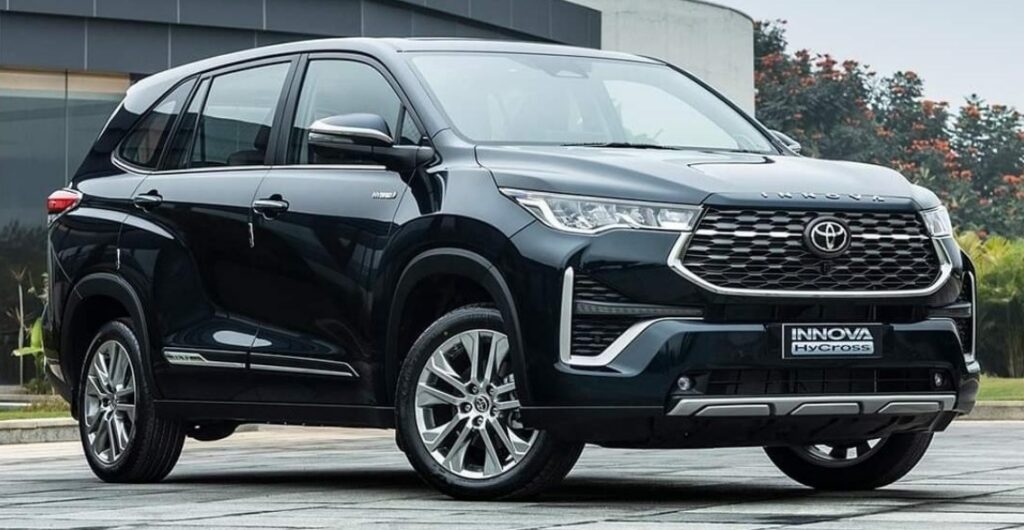 Toyota Innova Hycross