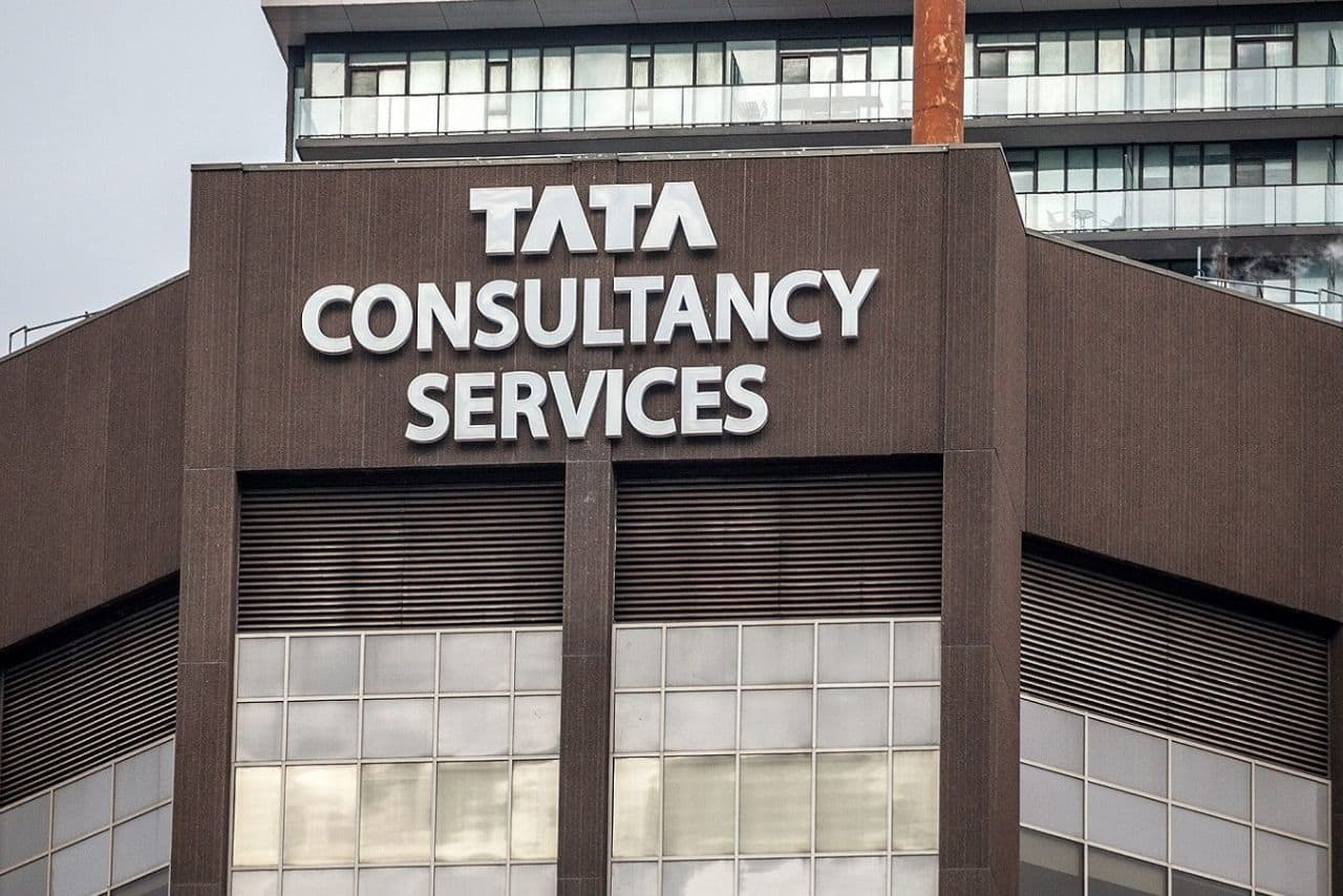 TCS, VBL and 3 other largecap stocks with debt to equity ratio below 1 to keep an eye on