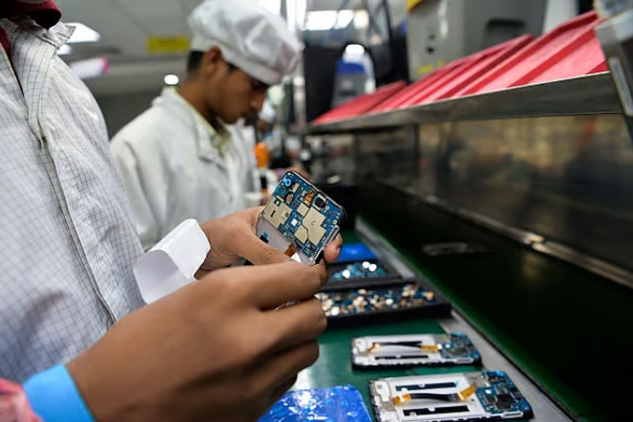 EMS stock jumps 5% after JV with Chinese firm to manufacture LCD and TFT modules in India