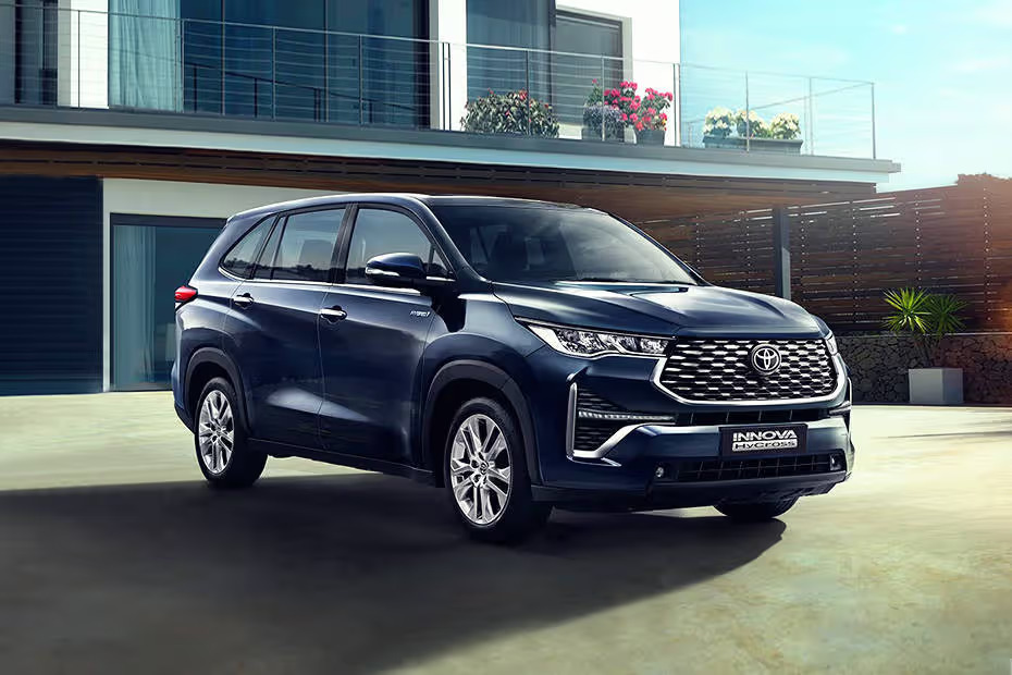Car - Toyota Innova HyCross - Image