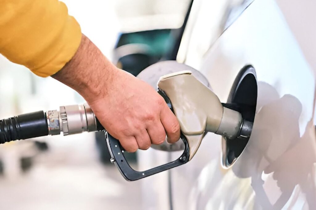 India’s Big Shift to E20 Fuel: Why It’s Stirring Concerns Among Car Owners and Manufacturers?