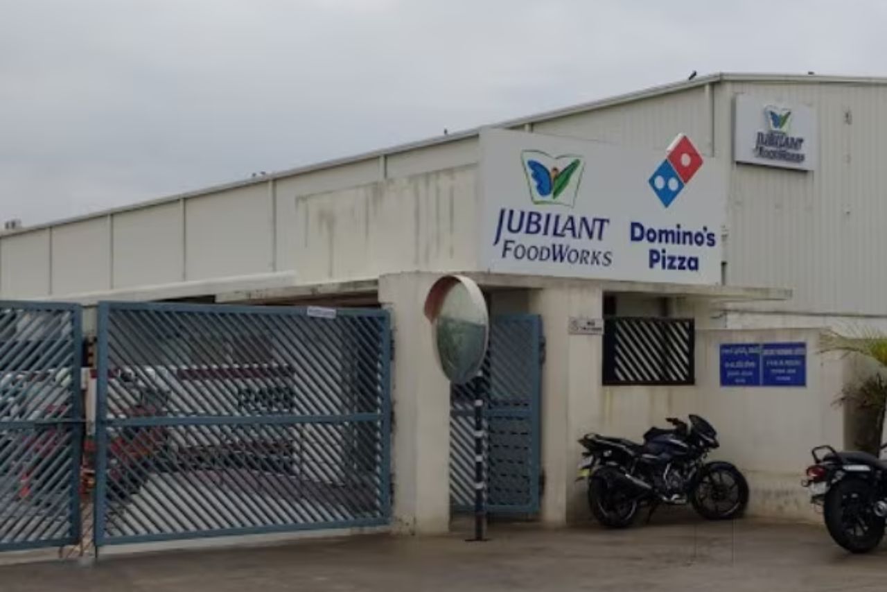 Jubilant FoodWorks, Swiggy and Other QSR Stocks Under Pressure Due to LPG Shortage