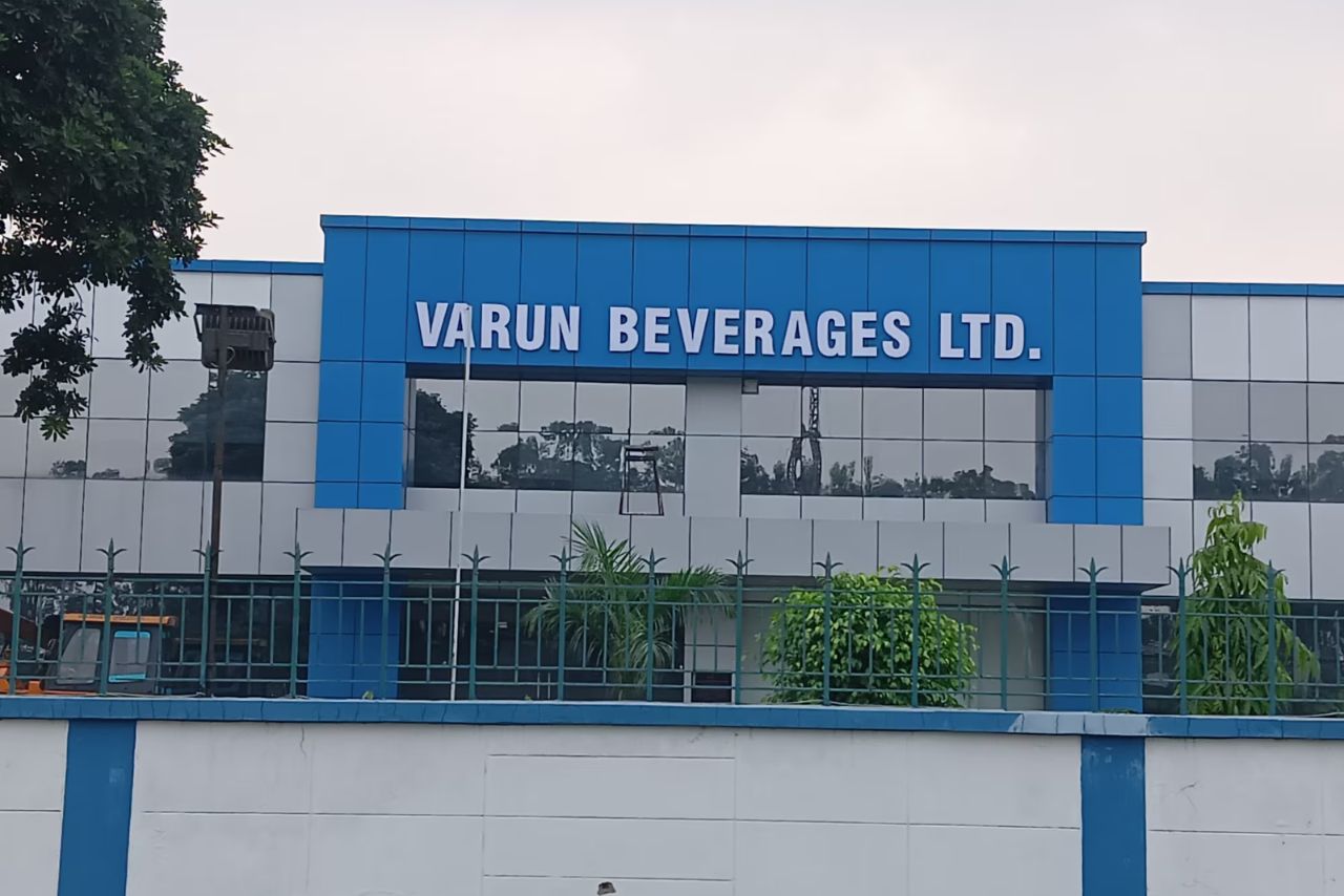 Varun Beverages and 4 other largecap stocks trading below their 5-year median PE to keep an eye on