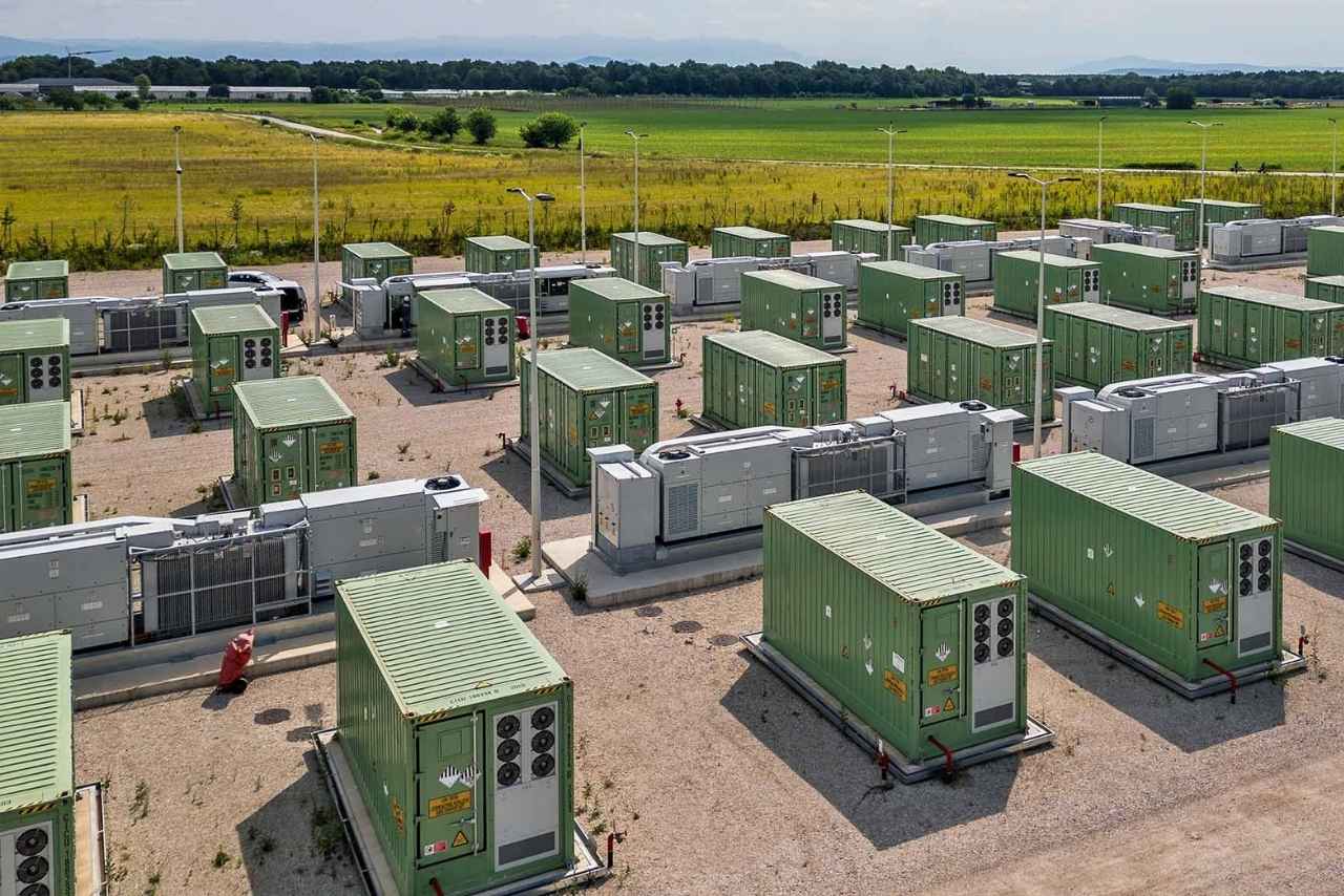 Solar stock with plans to expand its manufacturing business and venture into BESS space