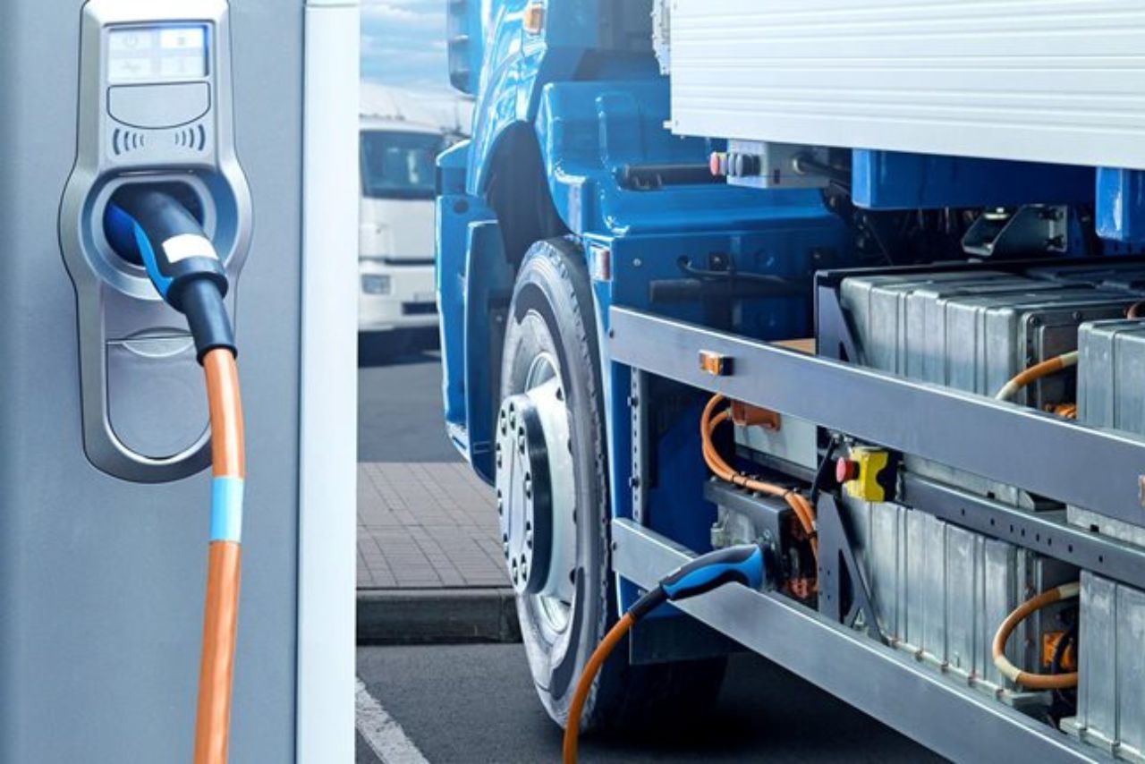 Logistics stock jumps 10% after signing 8 yr EV transport deal with UltaTech Cement