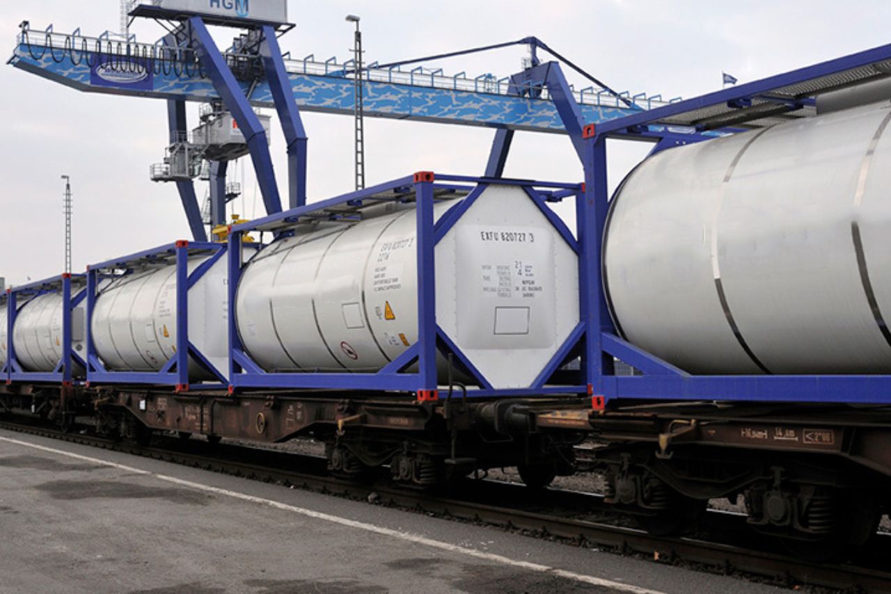 Logistics stock jumps 9% as it expands into rail based liquid chemical transportation