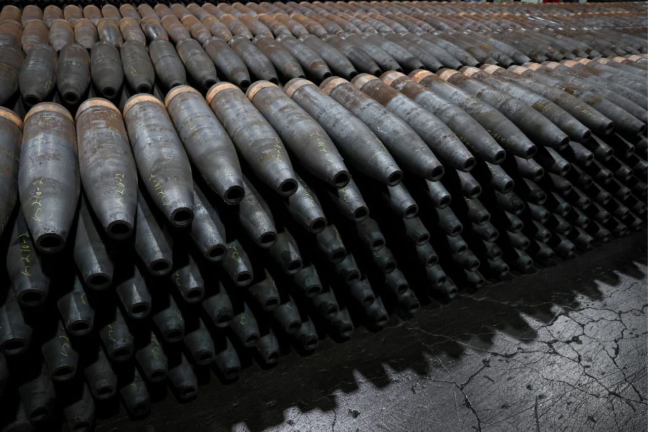 Defence Stock Secures Contract to Supply 2,40,000 NATO 155mm Shells