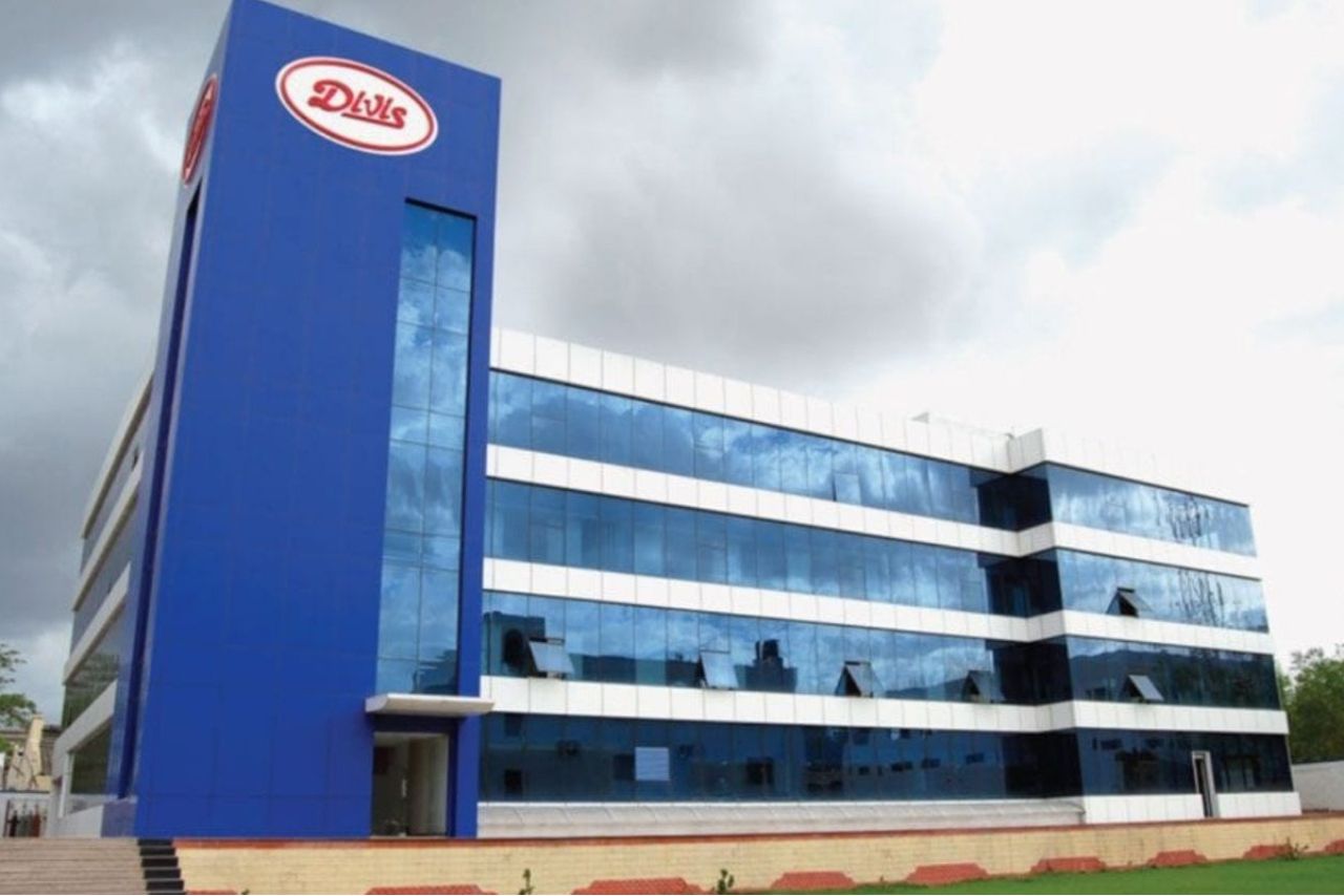 Divis Lab Share: Should You Buy, Sell, or Hold After Q4 Results?