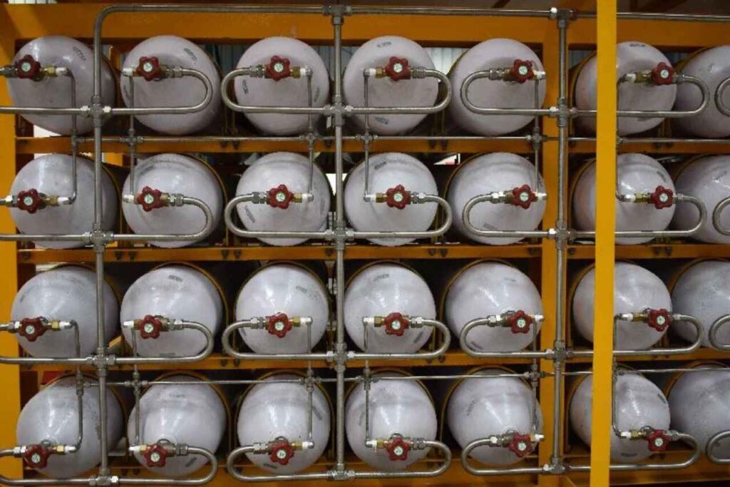 Market leader stock jumps 3% after securing order worth over ₹115 Cr from PSU for CNG cascade