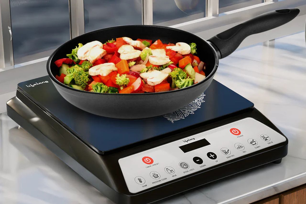 Electronics Mart Sees AC Demand Heat Up; Will Cooktop Growth Fade?