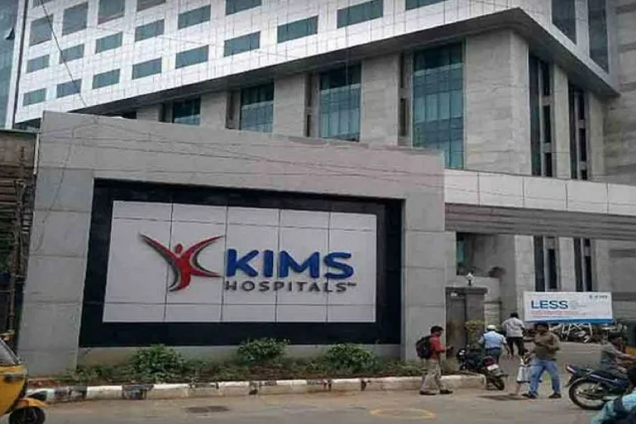KIMS Vs Global Health: Which Healthcare Stock Has Stronger Growth Potential?