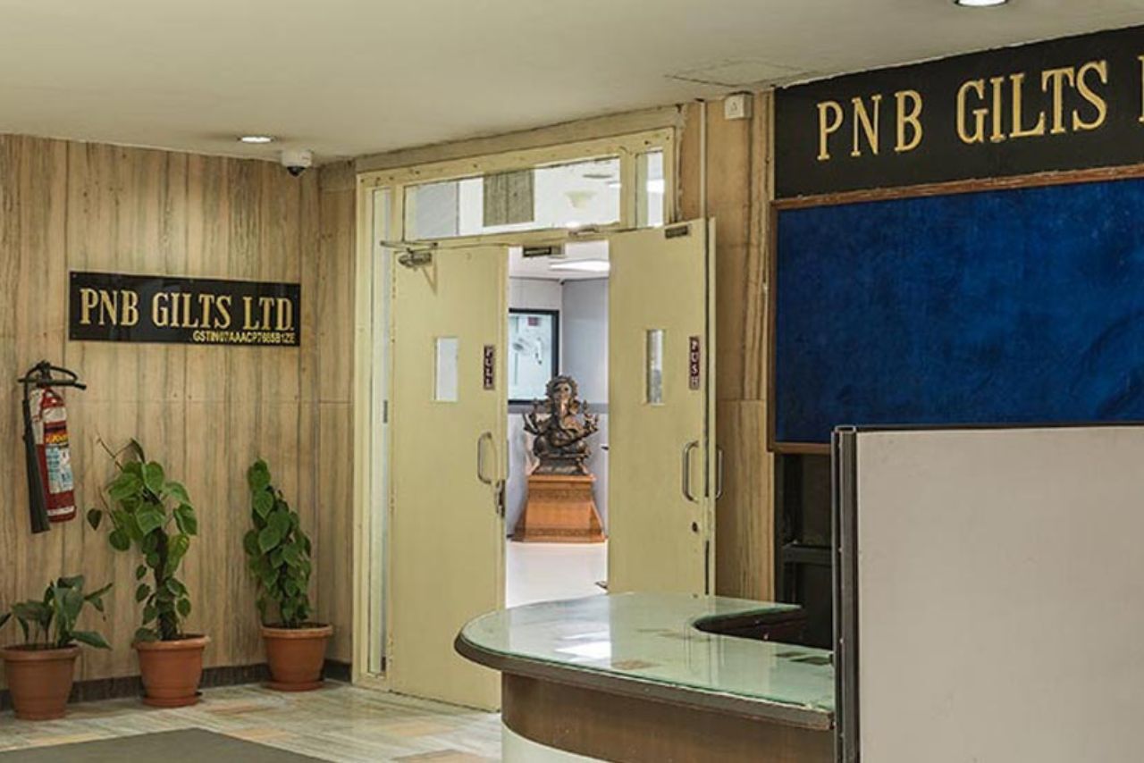 PNB Gilts Q4 Profit Slumps 83% Amid High Security Losses