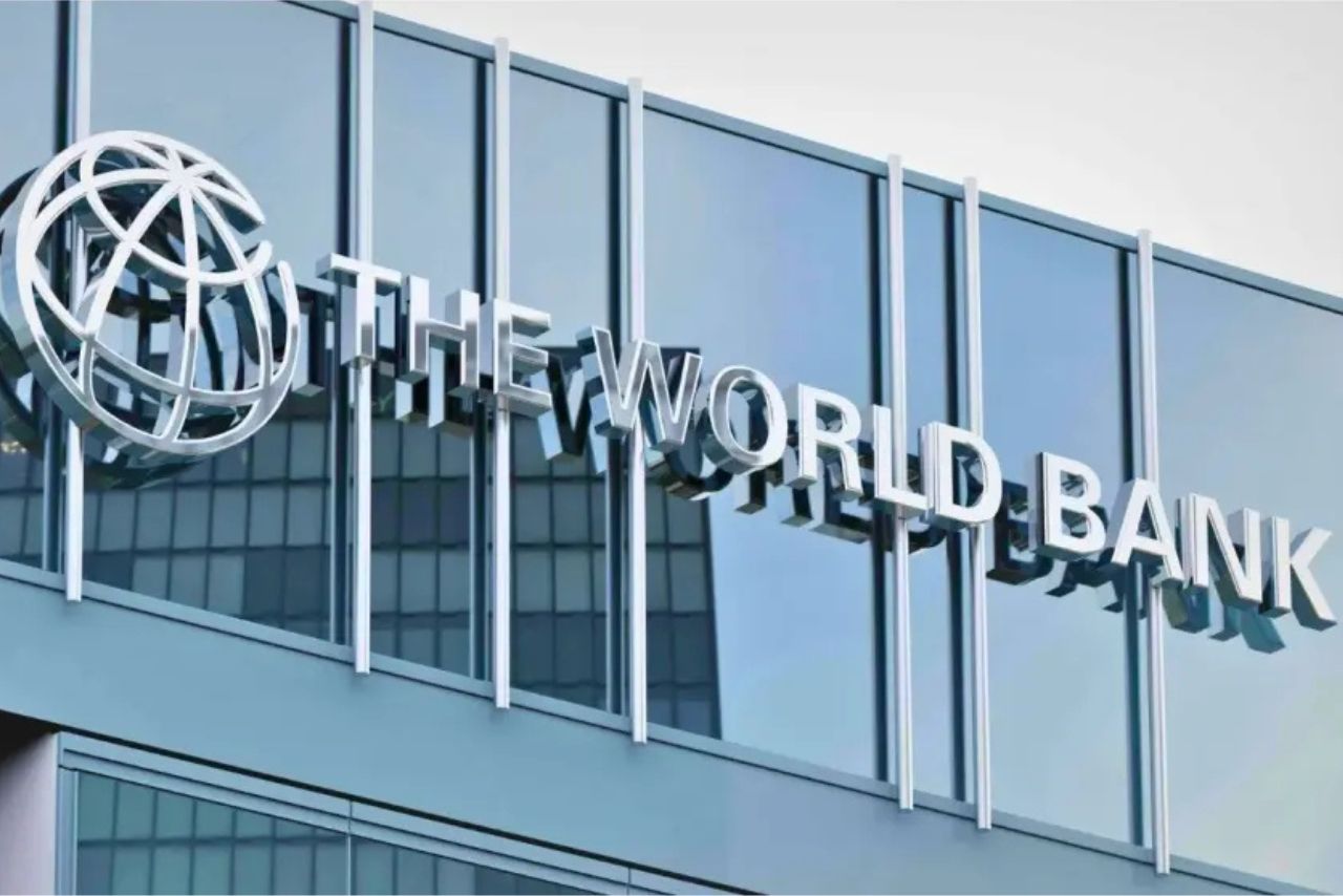 World Bank Forecasts India’s Growth at 6.6% for FY27; Here Are the Risks Investors Must Know